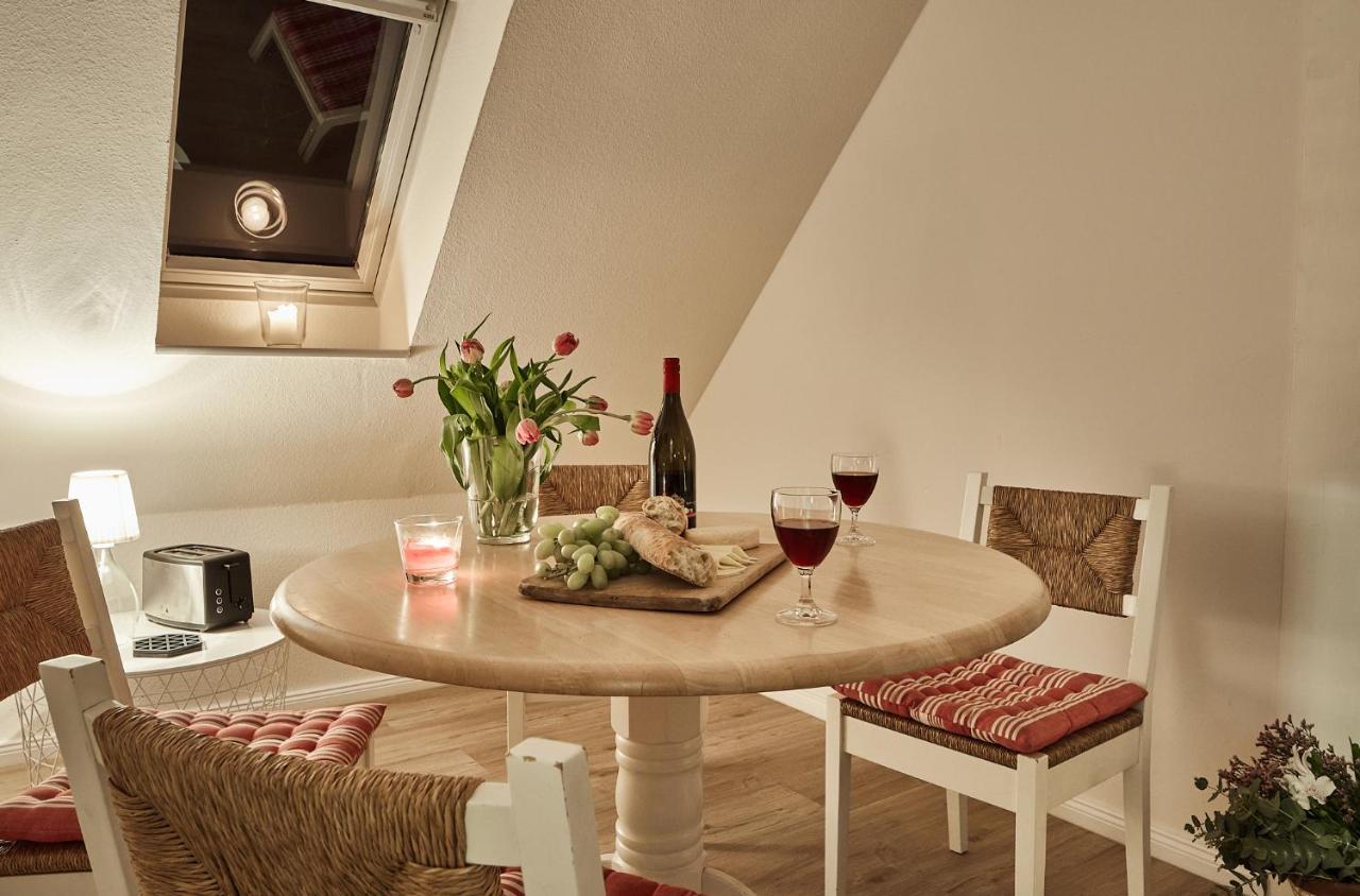 Gut Hohenstein - Platanenappartment Barkelsby Buitenkant foto