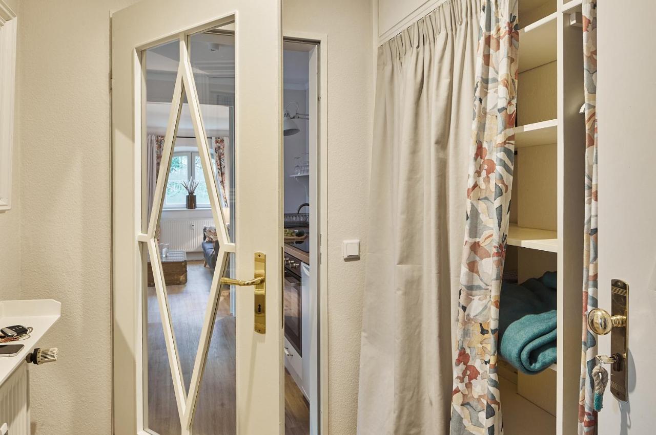 Gut Hohenstein - Platanenappartment Barkelsby Buitenkant foto