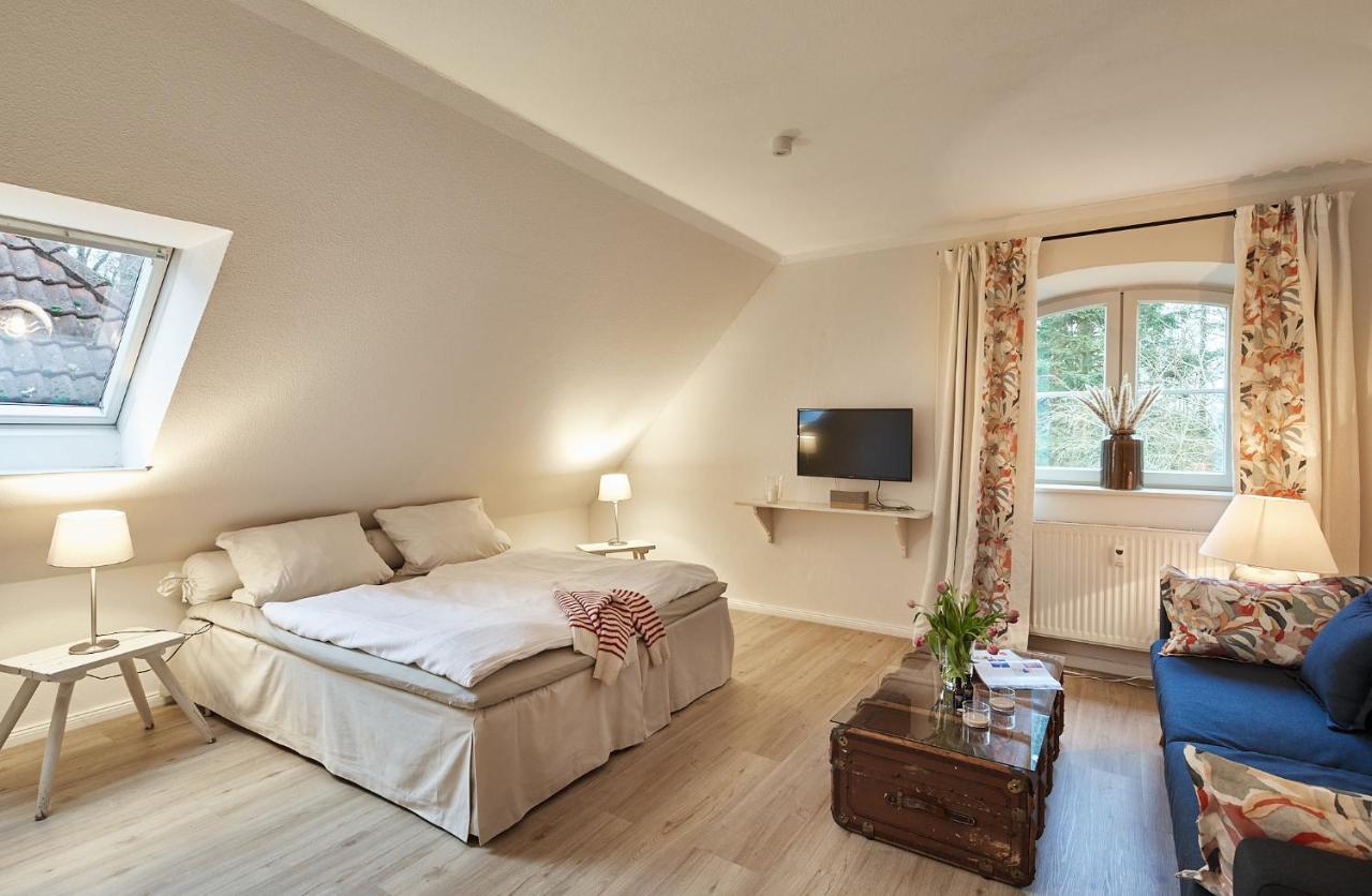 Gut Hohenstein - Platanenappartment Barkelsby Buitenkant foto